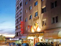 Queen's Astoria Design Hotel Hotels in der Nähe von Dom des Heiligen Sava