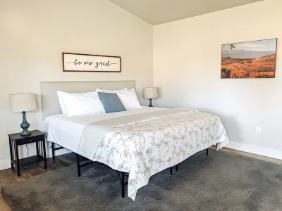 Bybee's Steppingstone Motel Hotels near Bryce Village RV Park