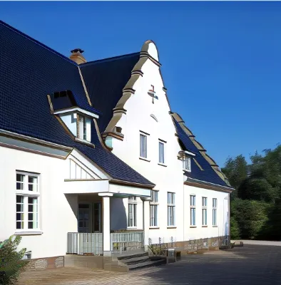 Jungshovedgaard Bed & Breakfast Hotels near Eos Broenden