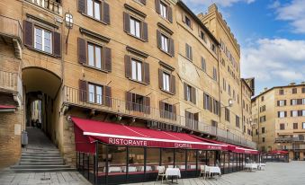 The Balcony Suite -Piazza del Campo View