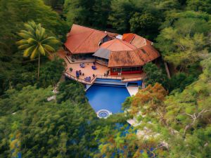 Papagayo Golden Palms Beachfront Hotel