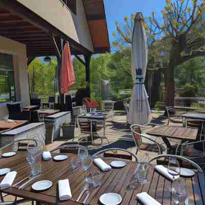 Hôtel Restaurant Ô Pervenches Dining/Meeting Rooms
