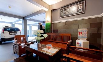 RedDoorz Syariah at Delta Sari Aloha Waru