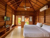 Langit Teduh Resto and Resort Hotels in Tamansari