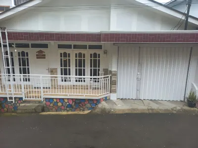 Villa Ulya Hotels in Bawang