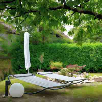 Enjoy Garden Hotel Exterior