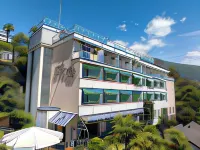 Easy Stay by Hotel la Perla فنادق في Losone
