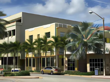 Hotel Ponce de Leon Отели рядом с достопримечательностью «Department of Electrical and Computer Engineering»