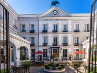 أيغل نوار هوتل فونتينبلو -  ٕم جاليري كوليكشن Hotels near قصر فونتينبلو