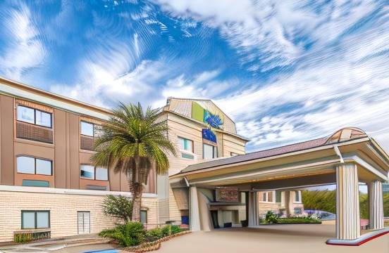 Holiday Inn Express & Suites Beaumont NW Parkdale Mall by IHG