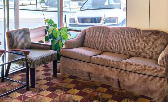 Economy Inn & Suites