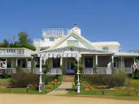 Book Nook Inn Hotels in Lumberton