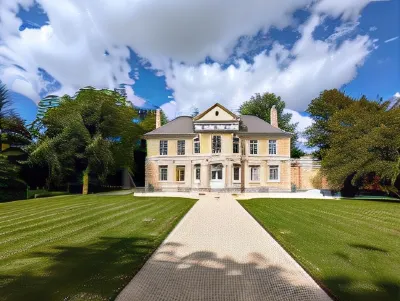 Hôtel 4 étoiles Château - Domaine de Coeurmandie Hotels in Le Fresne-Camilly