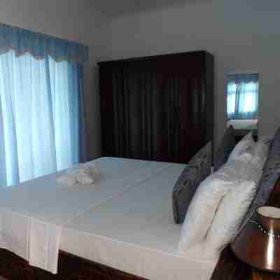 Divers Lodge Guest House Rooms
