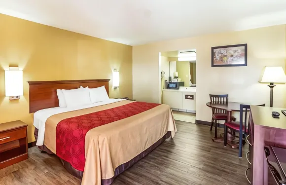 伊克諾旅館-麥卡萊斯特