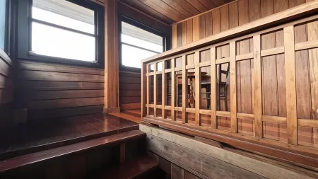 Srisanor Boutique Hotel Отели рядом с достопримечательностью «Wing 5»