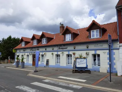 Logis - Hôtel & Restaurant "L'Envie des mets" Hotels in Montreuil