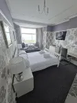 Queens Plaza Hotel - Bed and Breakfasts