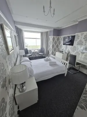 Queens Plaza Hotel Hotels in Fleetwood