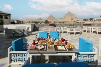 Pyramid Edge Hotel & Exclusive Pyramids View Rooftop