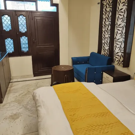 Sun Moon Residency and Apartments Отели рядом с достопримечательностью «Северный Дели»