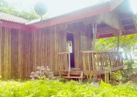 布魯昂阿白沙灘海濱希努坦小屋度假村 卡提克蘭機場(長灘島)附近的飯店