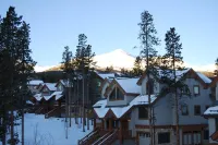 Mountain Living at its Finest! Ski-In-and-Out, Pvt Hort Tub, Jacuzzi, Sleeps 9