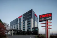 Grand Times Hotel Hotels in Lac-Delage