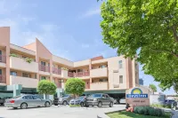 Days Inn by Wyndham San Francisco S/Oyster Point Airport Hôtels à : Brisbane