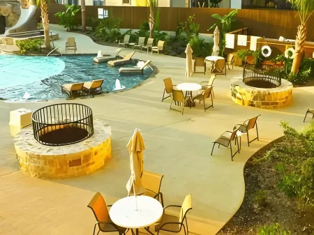 Holiday Inn Express & Suites Fredericksburg