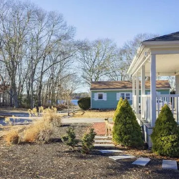 ★The Islander | Steps From Water, Fire Pit, AC★