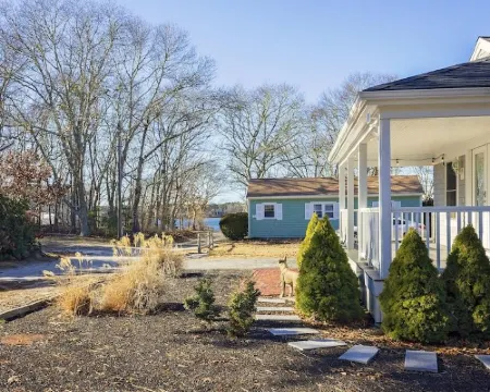 ★The Islander | Steps From Water, Fire Pit, AC★ Hotels in Mashpee