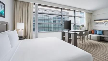 Hyatt House Washington DC/The Wharf Отели рядом с достопримечательностью «56 Сигнерс оф Деклерейшен оф Индепенденс Мемориал»