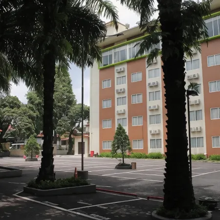 Laras Asri Resort & Spa
