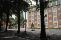 Laras Asri Resort and SPA Hotel dekat Pasar Sayangan