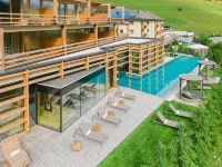 Hotel Cristallo - Wellness Mountain Living - Swimmingpools