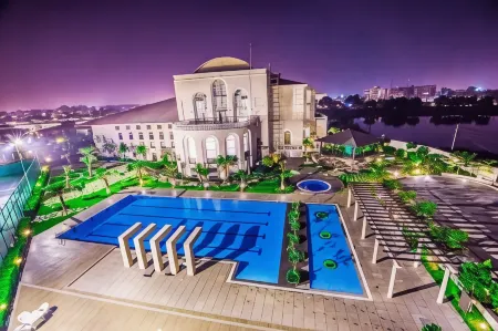 Club Paraiso Отели в г. Райпур