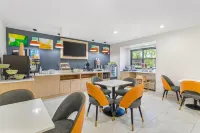 Microtel Inn & Suites by Wyndham Knoxville