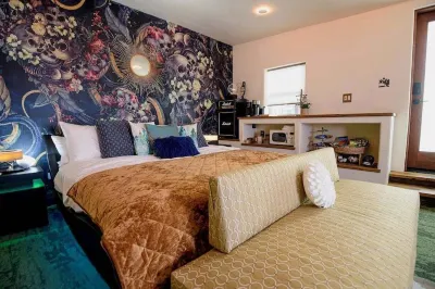 Farmhouse Suite at Haus of Taylor Hotel a 