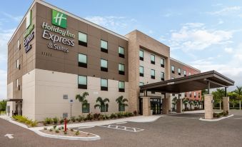 Holiday Inn Express & Suites FT Myers Beach-Sanibel Gateway