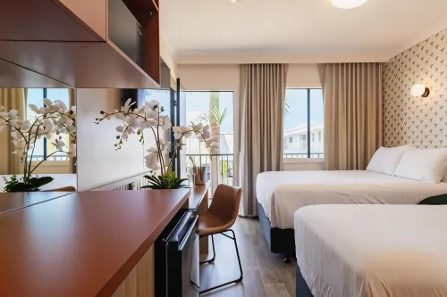 The Queens Gladstone Hotels in Gladstone Central