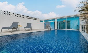 Pohang Uni’s Ocean Pool Villa