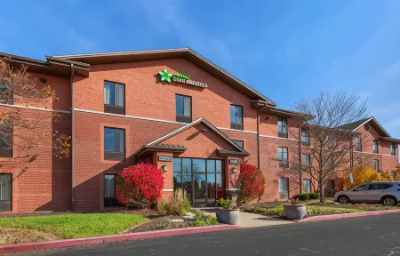 Extended Stay America Select Suites - Rockford - State Street Отели рядом с достопримечательностью «Swanson Park»