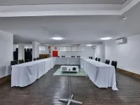 San Diego Suites Pampulha Hotels near Zoo