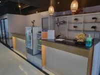 Nomad's Hub - Best Value Co-Living Hostel