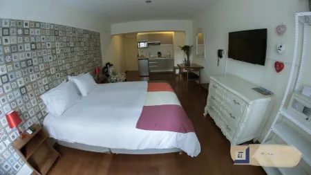 米拉弗洛雷斯中庭飯店