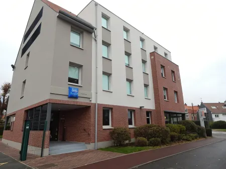 Ibis Budget Saint-Omer Centre Отели в г. Клермаре