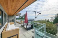 3 BR Seaside Bliss-Close to the beach-OCEAN VIEW!
