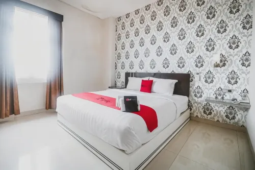 RedDoorz Plus near Universitas Negeri Makassar Hotel di Kecamatan Tamalate