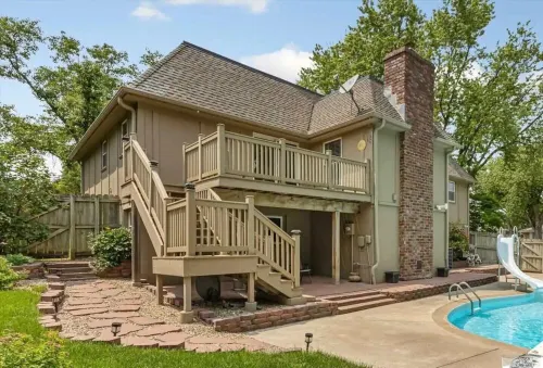 Spacious Home with Pool Hot Tub and Arcade Games . Great Quiet and Safe Location